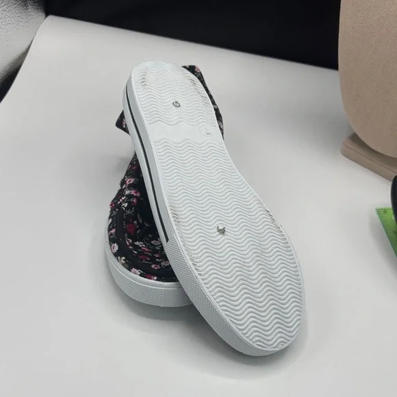 Women's Floral Slip-On Loafers - Black/Pink - Picture 2 of 3